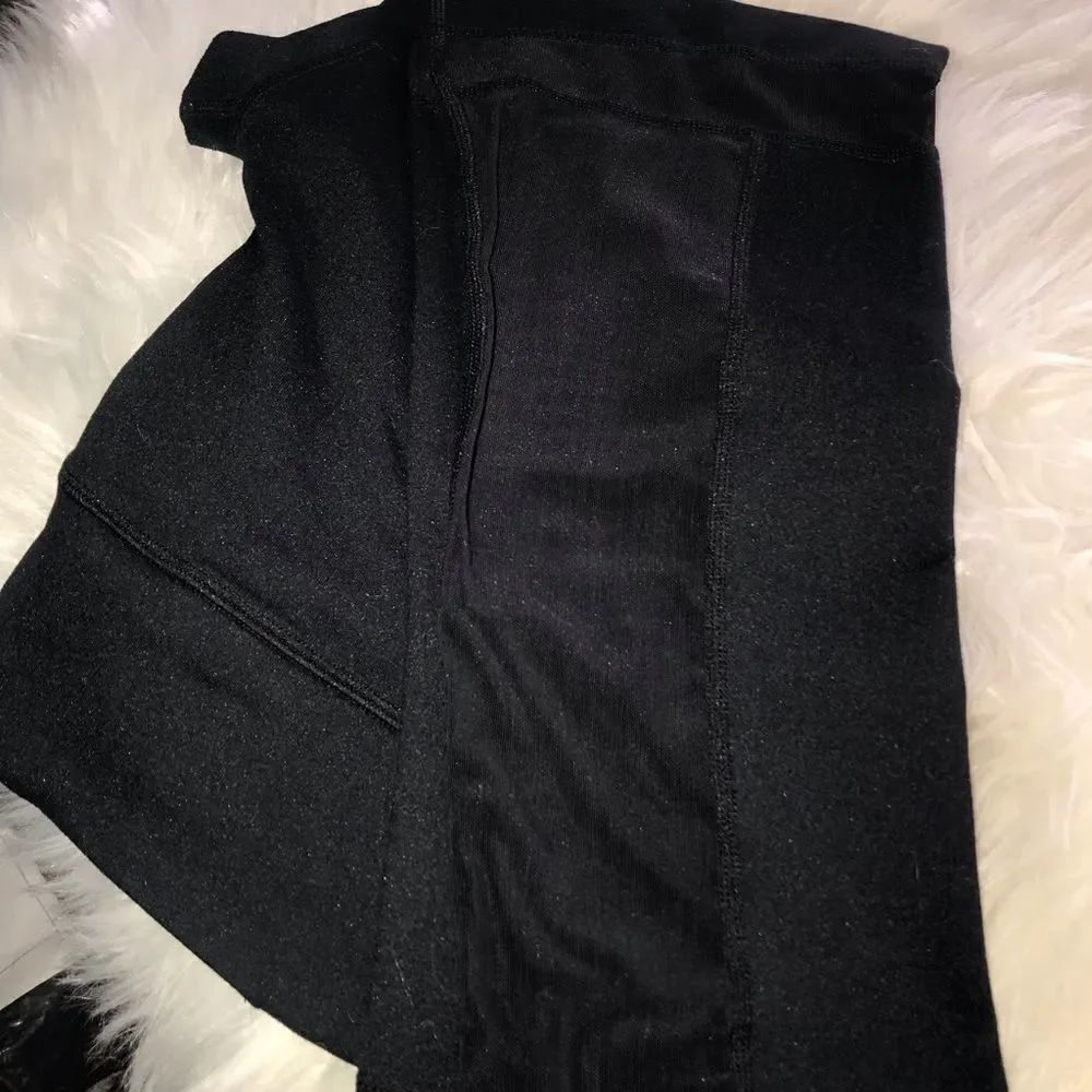 ✨ Fabletics Zoe Capri with Mesh✨ - Picture 3 of 5
